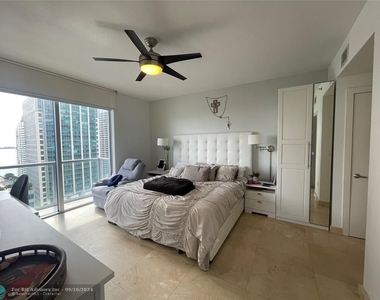 1060 Brickell Ave - Photo Thumbnail 25