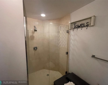 1060 Brickell Ave - Photo Thumbnail 23
