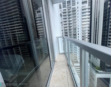 1060 Brickell Ave - Photo Thumbnail 38