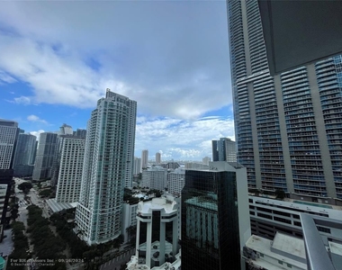 1060 Brickell Ave - Photo Thumbnail 35