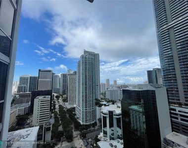 1060 Brickell Ave - Photo Thumbnail 1