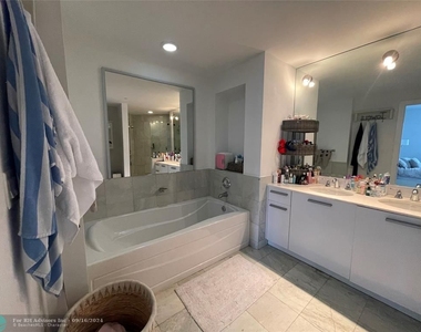 1060 Brickell Ave - Photo Thumbnail 29