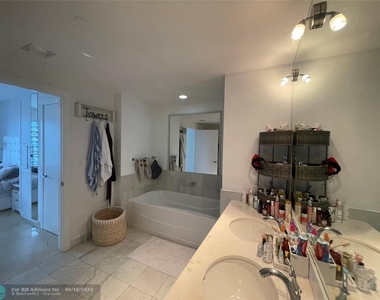 1060 Brickell Ave - Photo Thumbnail 31