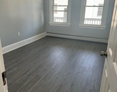 2336 Barnum Avenue - Photo Thumbnail 10