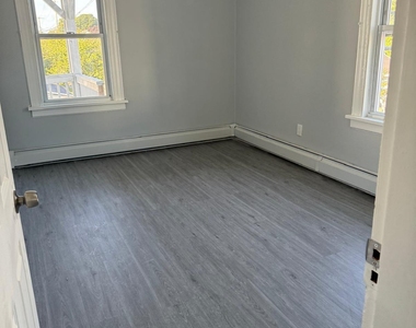 2336 Barnum Avenue - Photo Thumbnail 11