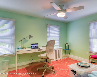 819 Dunlewy Street - Photo Thumbnail 26