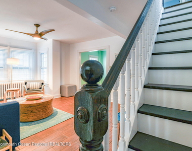 819 Dunlewy Street - Photo Thumbnail 8