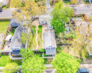 819 Dunlewy Street - Photo Thumbnail 31