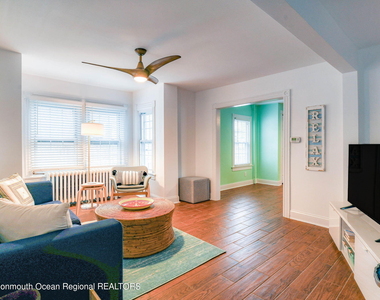 819 Dunlewy Street - Photo Thumbnail 7
