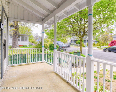 819 Dunlewy Street - Photo Thumbnail 2