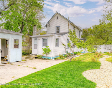 819 Dunlewy Street - Photo Thumbnail 32