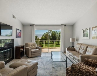272 Desert Falls Drive E - Photo Thumbnail 4