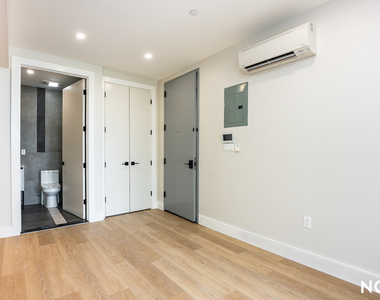 1244 New York Avenue - Photo Thumbnail 2