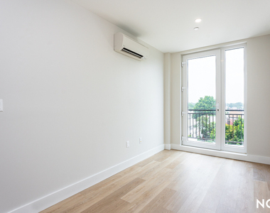 1244 New York Avenue - Photo Thumbnail 3