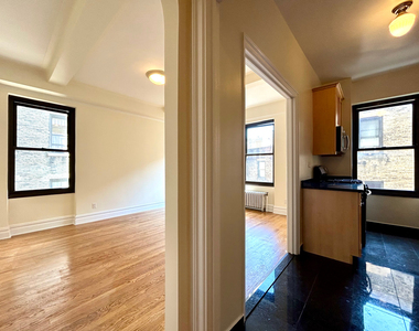 10th & 2nd Ave - Photo Thumbnail 4