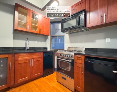 124 Macdougal Street - Photo Thumbnail 1