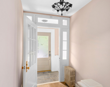 356 Leonard Street - Photo Thumbnail 9