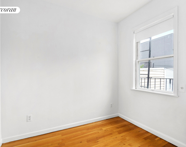356 Leonard Street - Photo Thumbnail 7