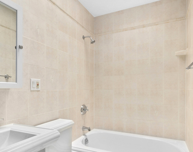 356 Leonard Street - Photo Thumbnail 8