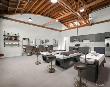 1901 S Pacific Avenue - Photo Thumbnail 5