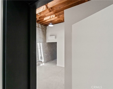 1901 S Pacific Avenue - Photo Thumbnail 1