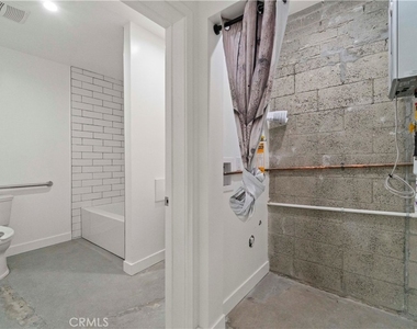 1901 S Pacific Avenue - Photo Thumbnail 6