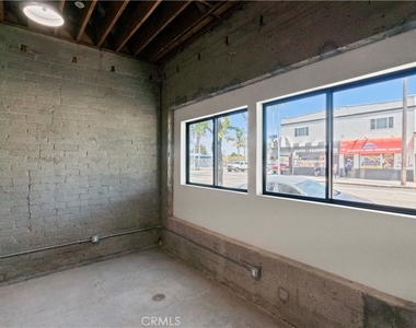 1901 S Pacific Avenue - Photo Thumbnail 4