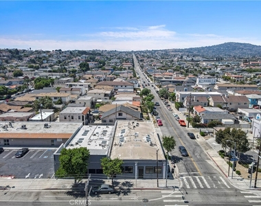 1901 S Pacific Avenue - Photo Thumbnail 17