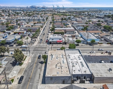 1901 S Pacific Avenue - Photo Thumbnail 18