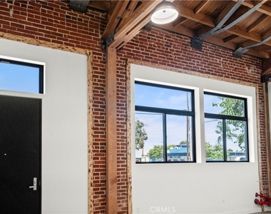 1901 S Pacific Avenue - Photo Thumbnail 8