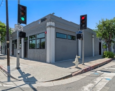 1901 S Pacific Avenue - Photo Thumbnail 13