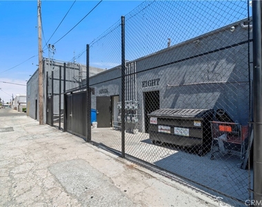1901 S Pacific Avenue - Photo Thumbnail 16