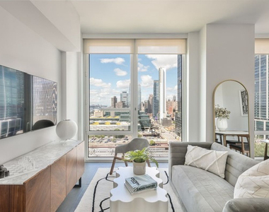 West 30th Street - Photo Thumbnail 2
