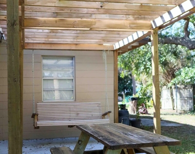 614 Shady Lane - Photo Thumbnail 12