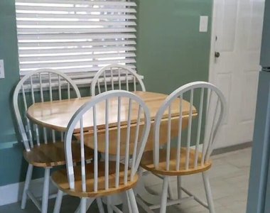 614 Shady Lane - Photo Thumbnail 8