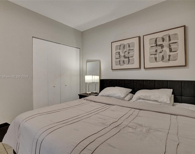 9559 Collins Ave - Photo Thumbnail 24