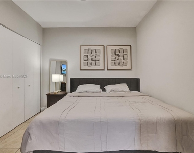 9559 Collins Ave - Photo Thumbnail 23