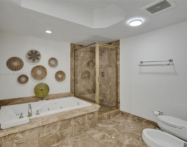 9559 Collins Ave - Photo Thumbnail 19