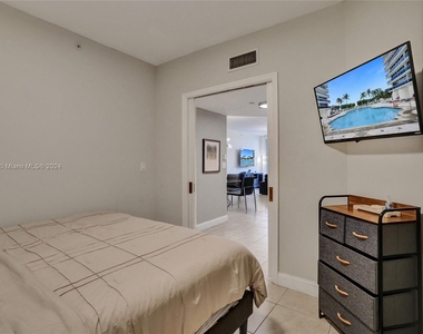 9559 Collins Ave - Photo Thumbnail 25