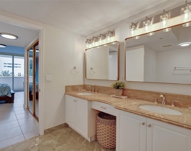 9559 Collins Ave - Photo Thumbnail 20