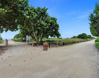 9559 Collins Ave - Photo Thumbnail 39