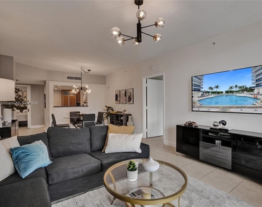 9559 Collins Ave - Photo Thumbnail 4