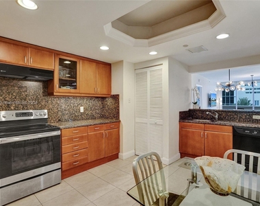 9559 Collins Ave - Photo Thumbnail 11