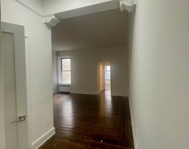 106 E 81st St. at Park Avenue - Photo Thumbnail 3