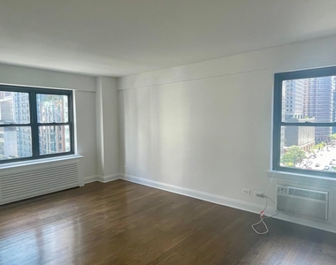  East 57th Street - Photo Thumbnail 5