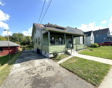 222 Roosevelt Avenue N - Photo Thumbnail 20