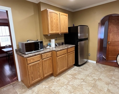 110 Hayes Avenue - Photo Thumbnail 6
