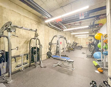 187 Kent Avenue - Photo Thumbnail 11