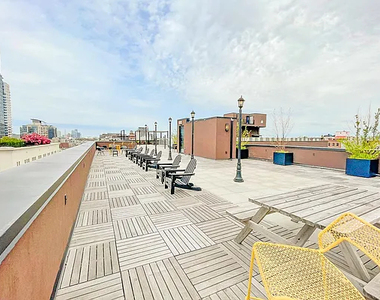 187 Kent Avenue - Photo Thumbnail 14