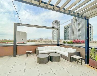 187 Kent Avenue - Photo Thumbnail 15